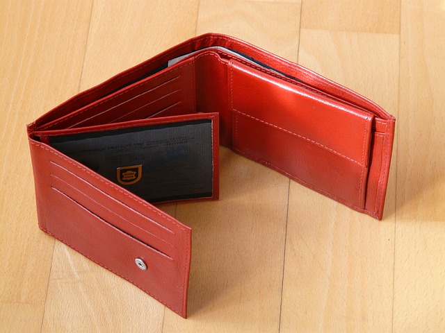 赤色の財布
